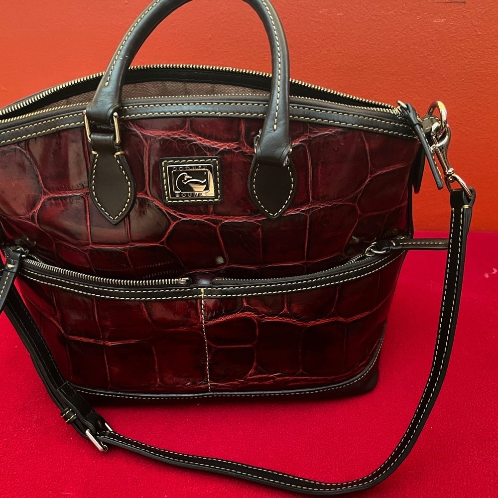 DOONEY & BOURKE 1990’s VINTAGE.  Dust bag included